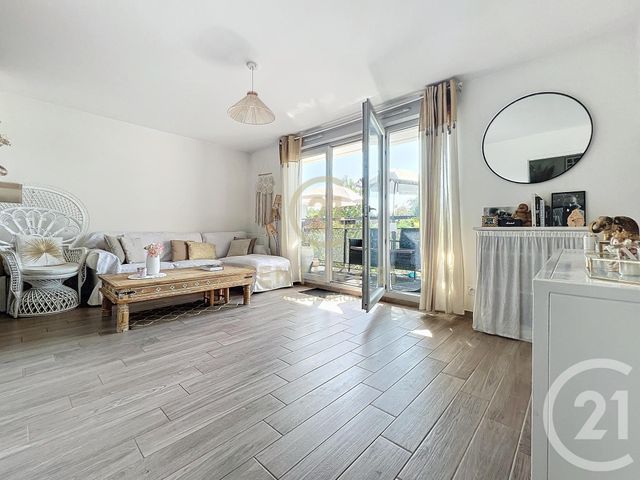 Appartement T3 à vendre - 3 pièces - 64.37 m2 - OZOIR LA FERRIERE - 77 - ILE-DE-FRANCE - Century 21 Adéquation